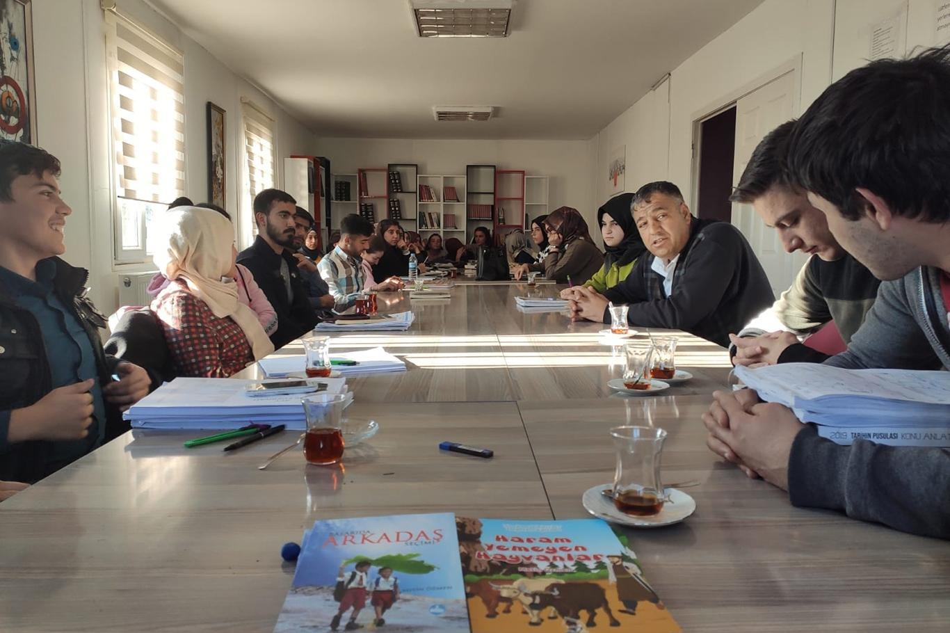 Başarıda arkadaş seçiminin önemi Başarıda arkadaş seçiminin önemi